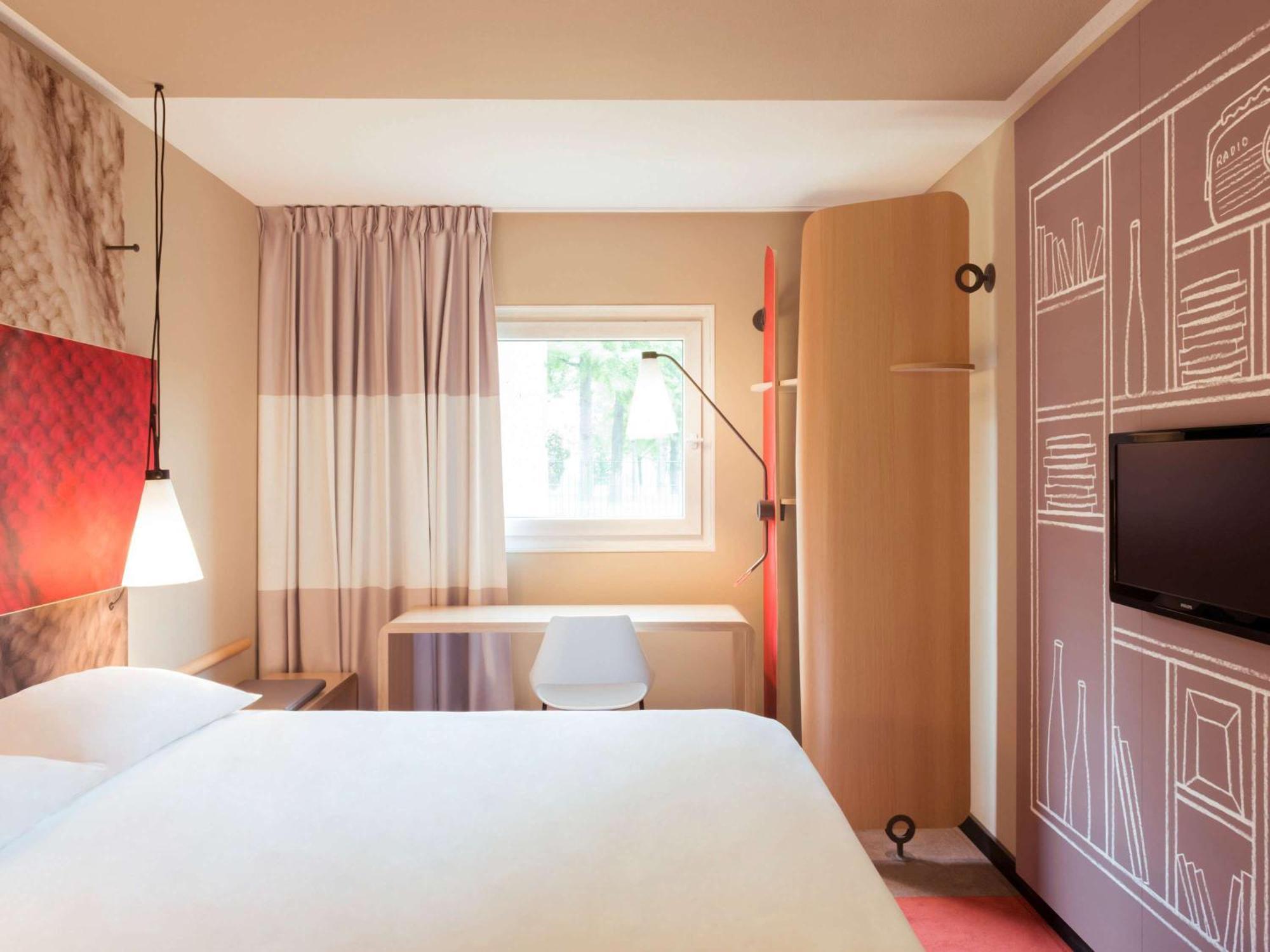 Ibis Caen Porte De Bretagne Bretteville-sur-Odon Екстер'єр фото