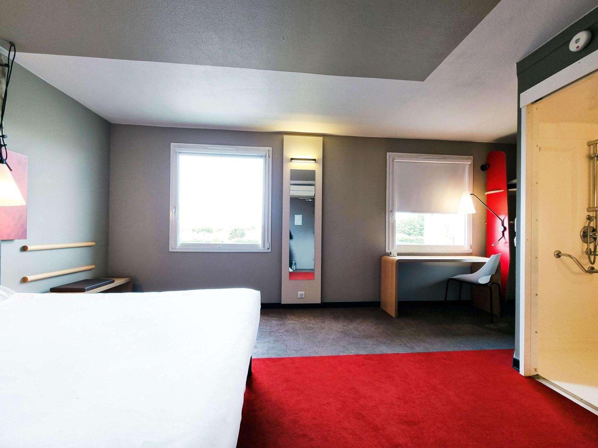 Ibis Caen Porte De Bretagne Bretteville-sur-Odon Екстер'єр фото